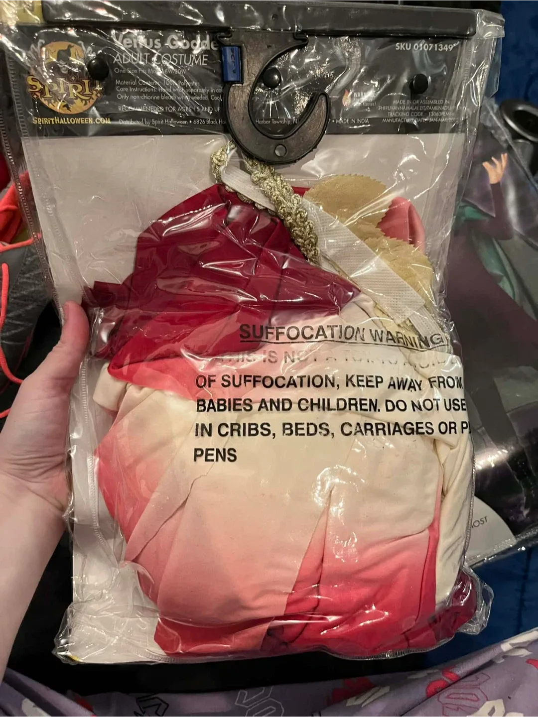 Spirit Halloween Venus Goddess of Love Costume - 16W-20W image indicator(2)