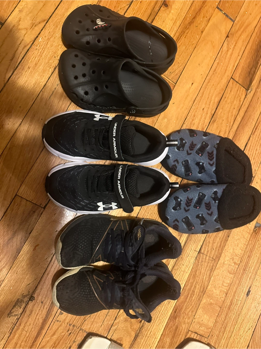Selling boys shoes 4 pairs for $30 - photo 2