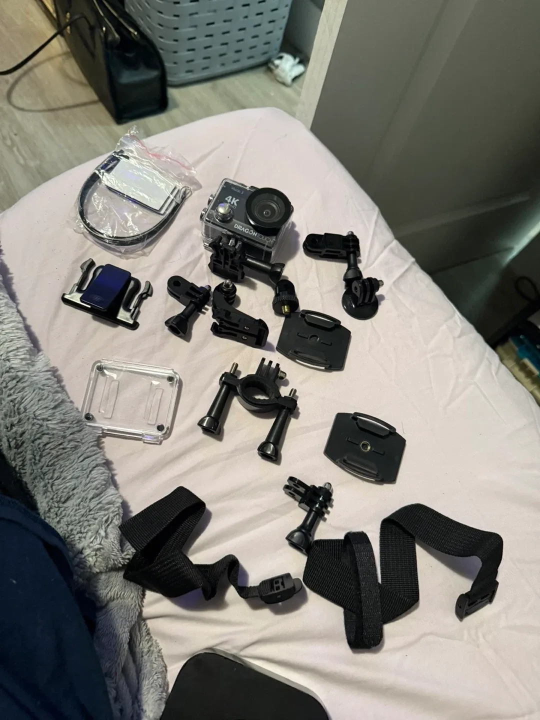 Dragon Touch Vision 3 4K Action Camera - New in Box! image indicator(2)