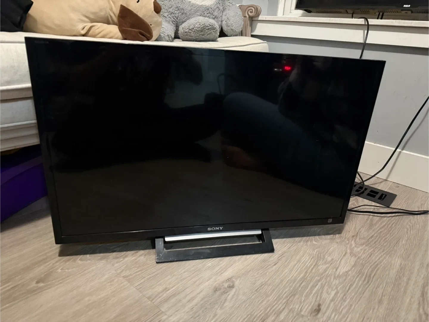 Sony Bravia 32" TV - KDL-32R420B