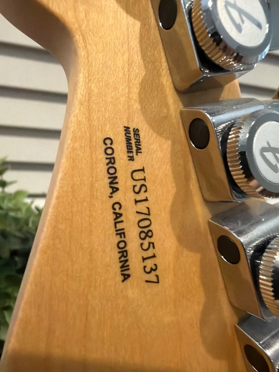 Fender Stratocaster Electric Guitar image indicator(6)
