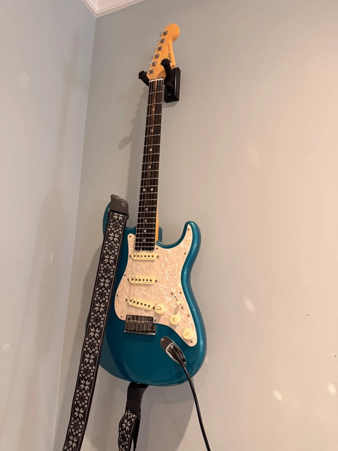 Fender Stratocaster Electric Guitar image indicator(3)