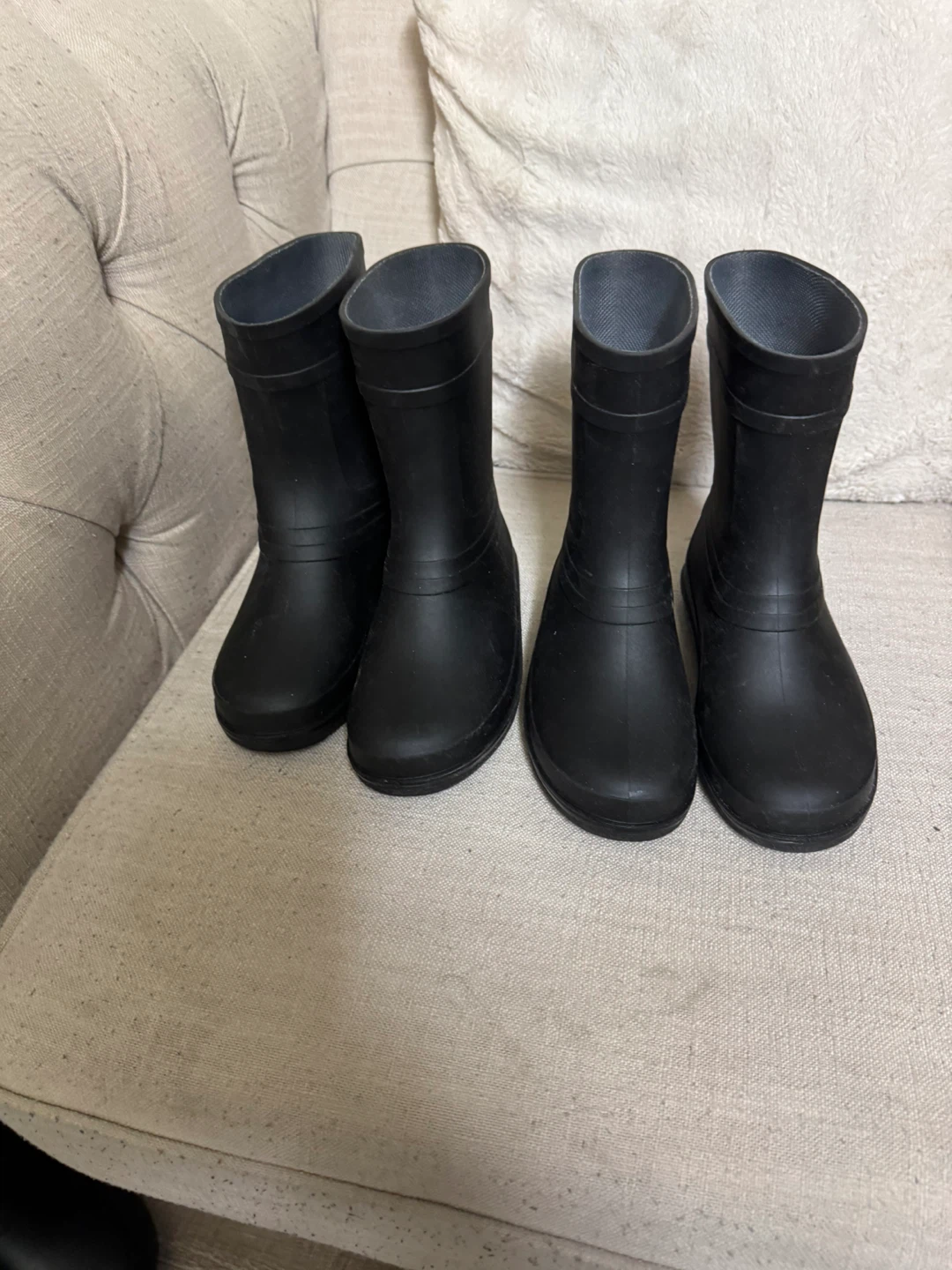 Kids Black Rain Boots - Size 2 each 10