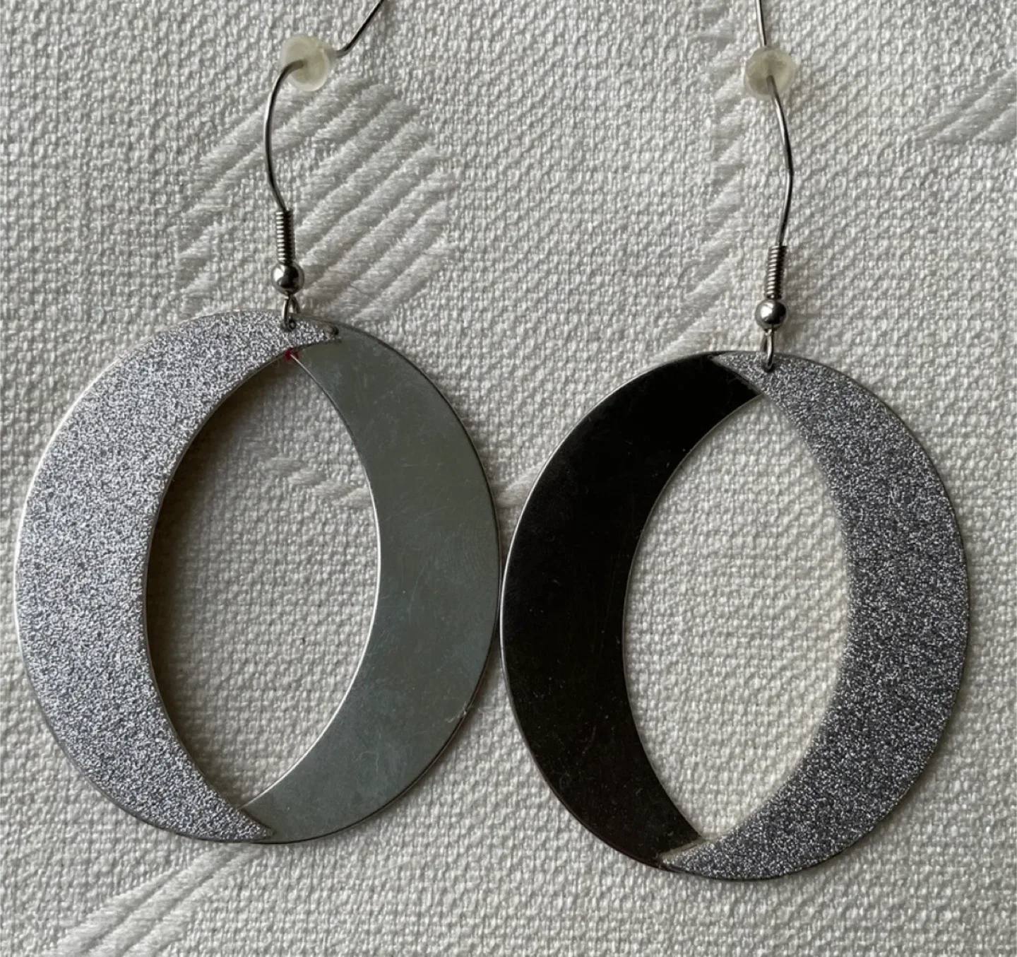 Silver Tone Circle Dangle Earrings image indicator(2)