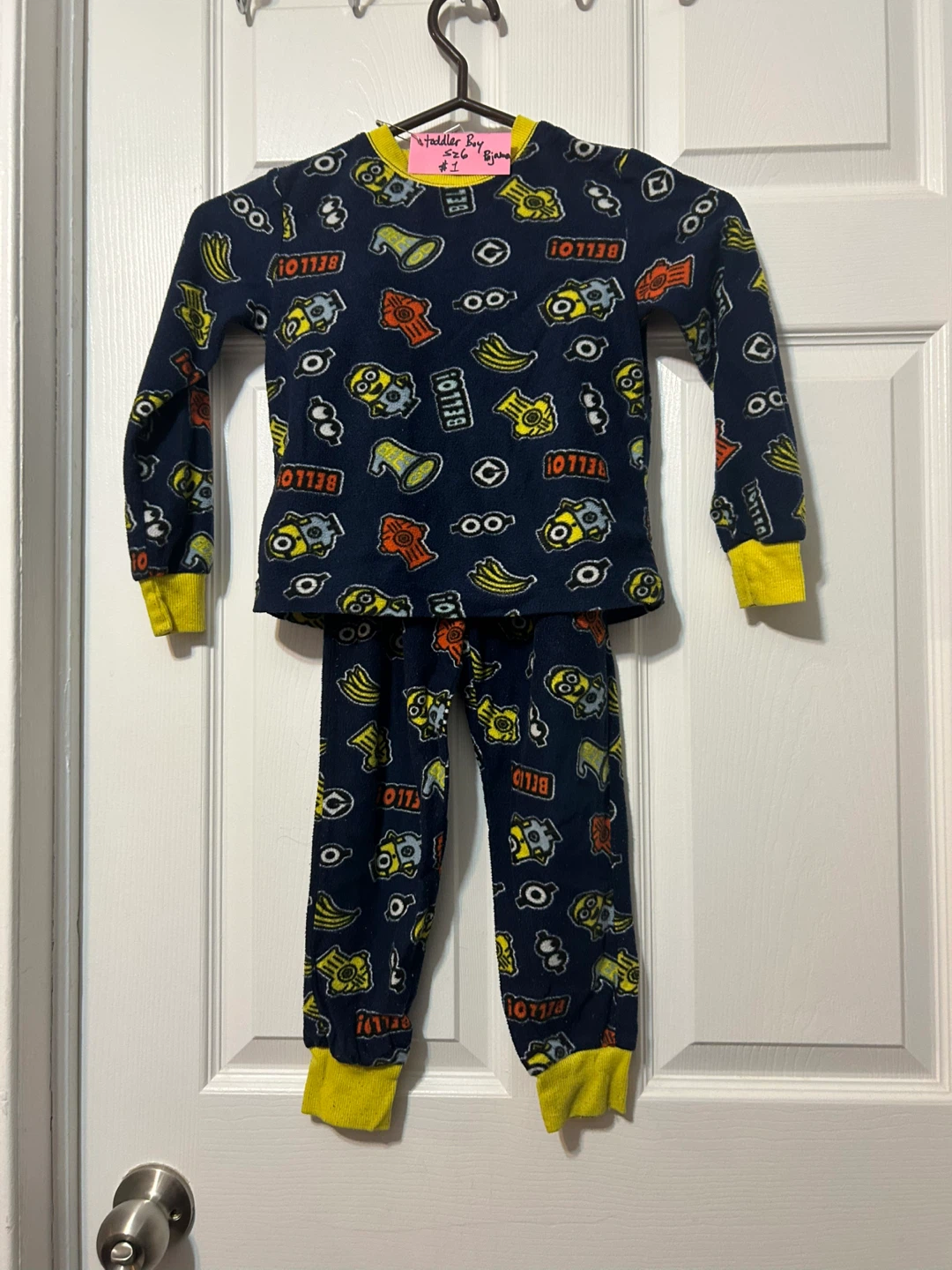 Sz 6 boys pjama (fuzzy material)