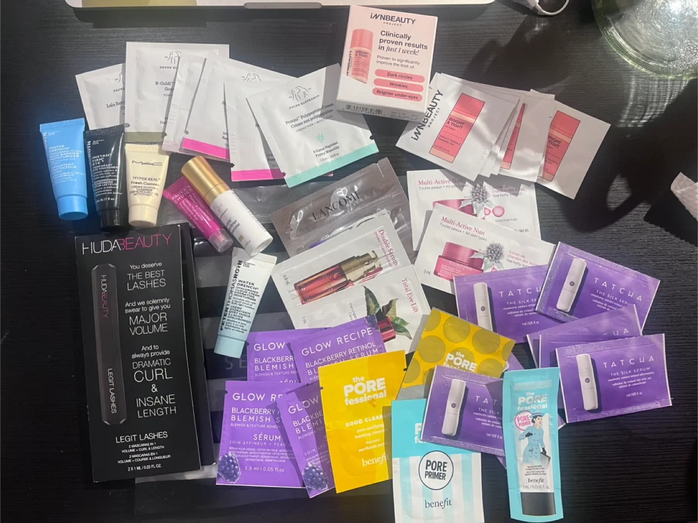 Sephora set Assorted Beauty Samples: Huda Tatcha Drunk Elephant