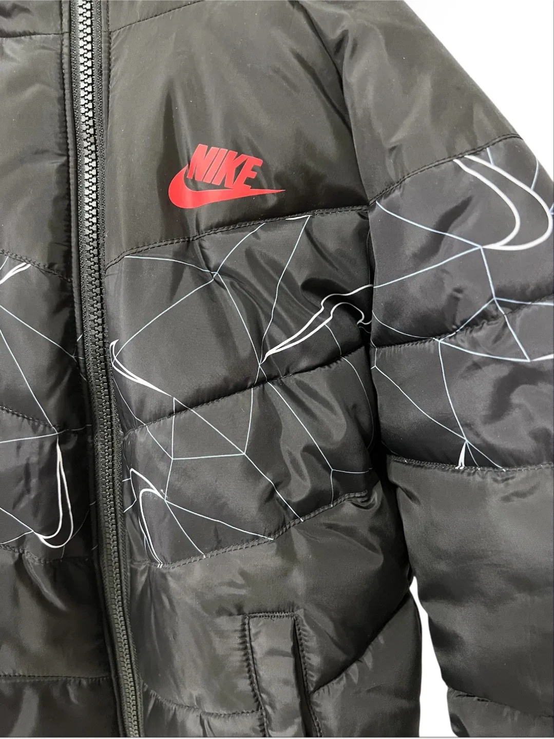 Nike Kids Hooded Puffer Jacket – Size 5–6Y (110–116cm) image indicator(2)