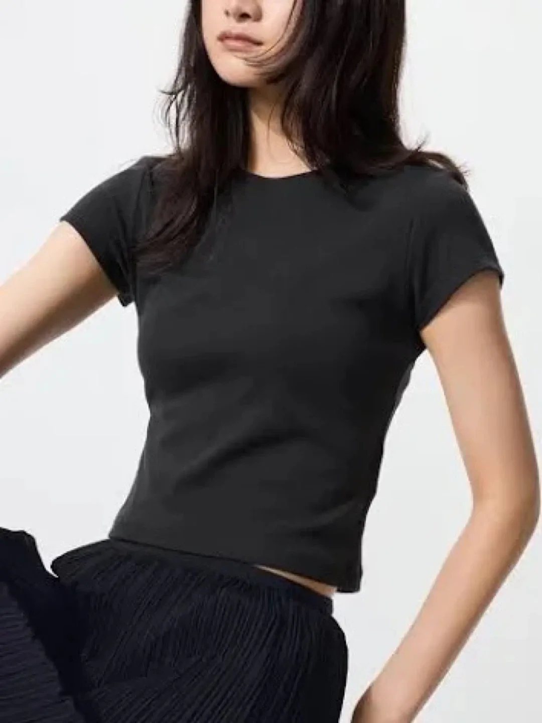 Uniqlo Black Mini T-shirt image indicator(2)