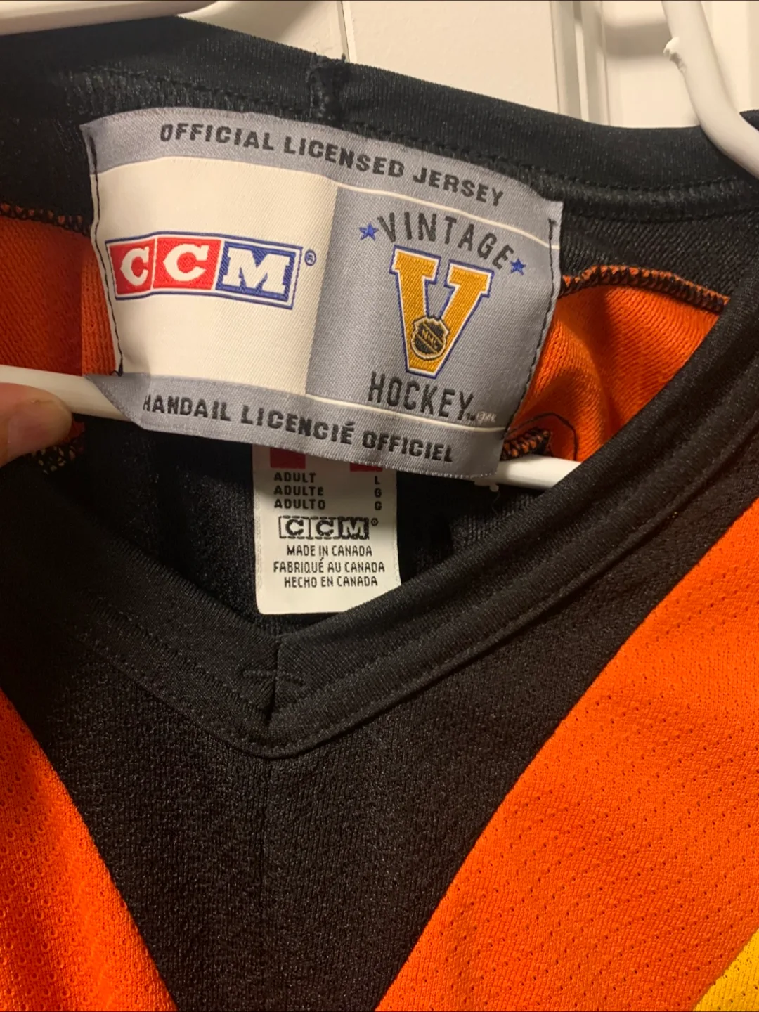 CCM Vintage Vancouver Canucks Jersey - Size L image indicator(2)