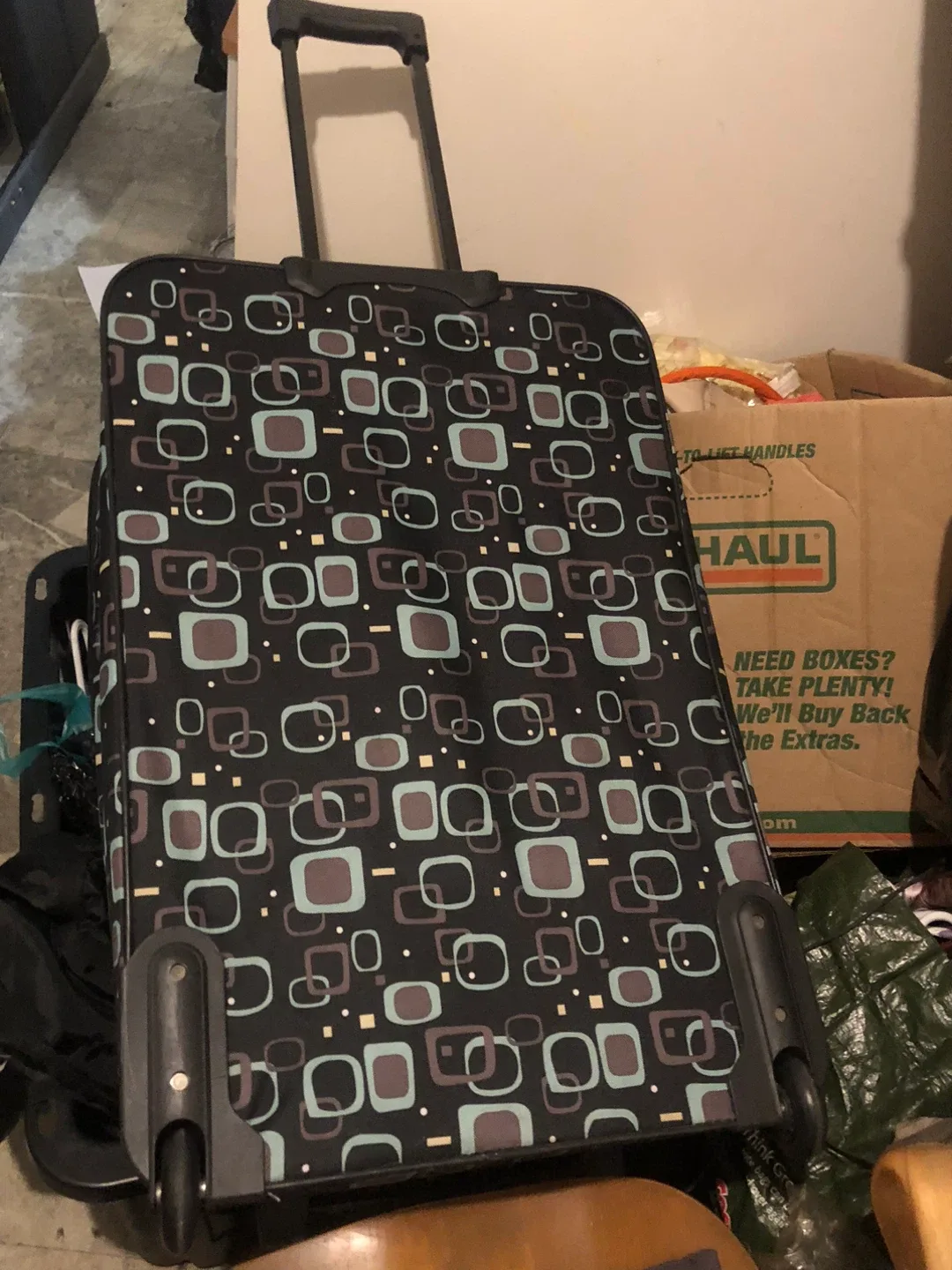 Foxy Jeans Carry-On Suitcase image indicator(3)