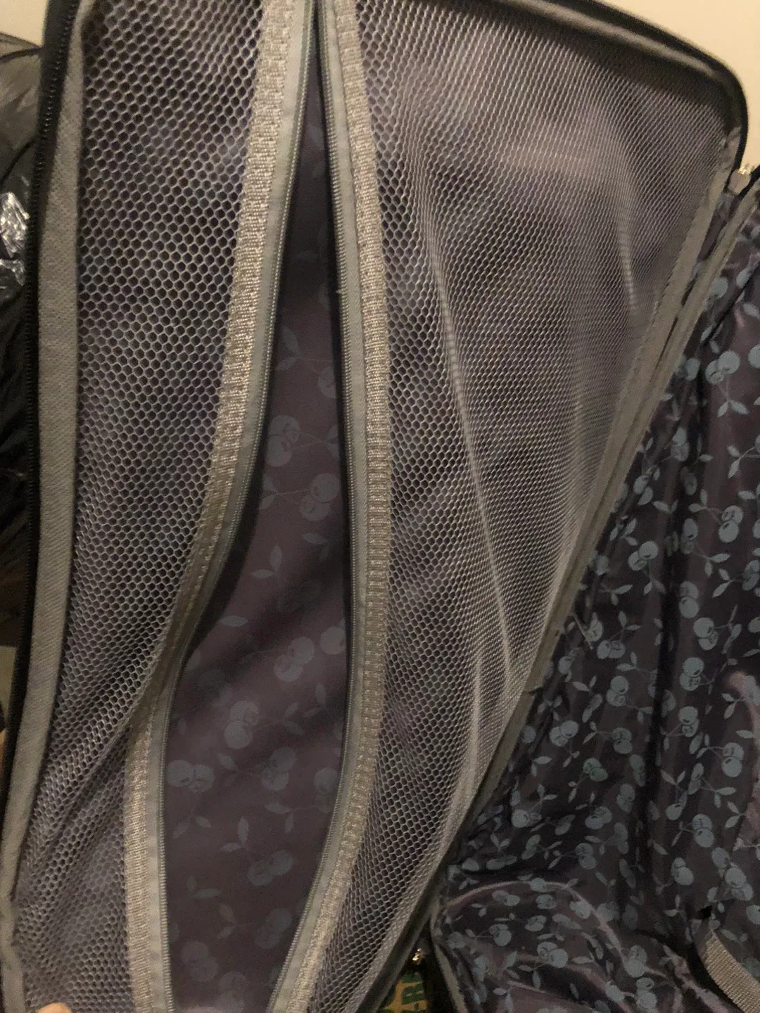 Foxy Jeans Carry-On Suitcase image indicator(6)