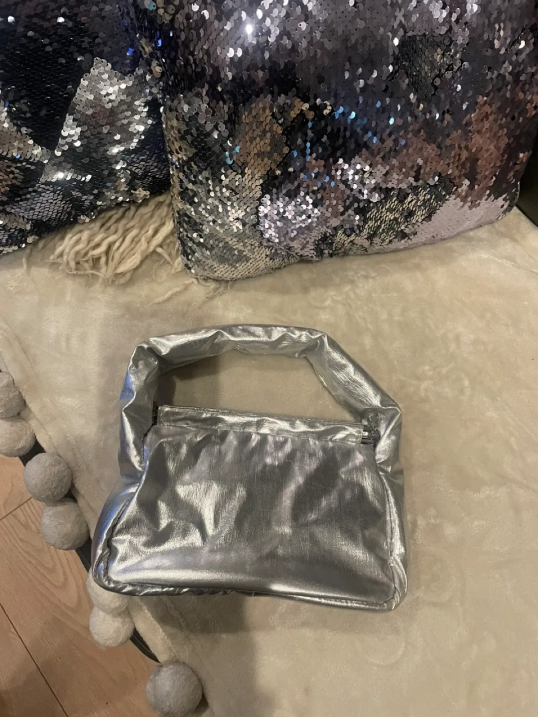 Silver Metallic Padded Shoulder Bag image indicator(2)