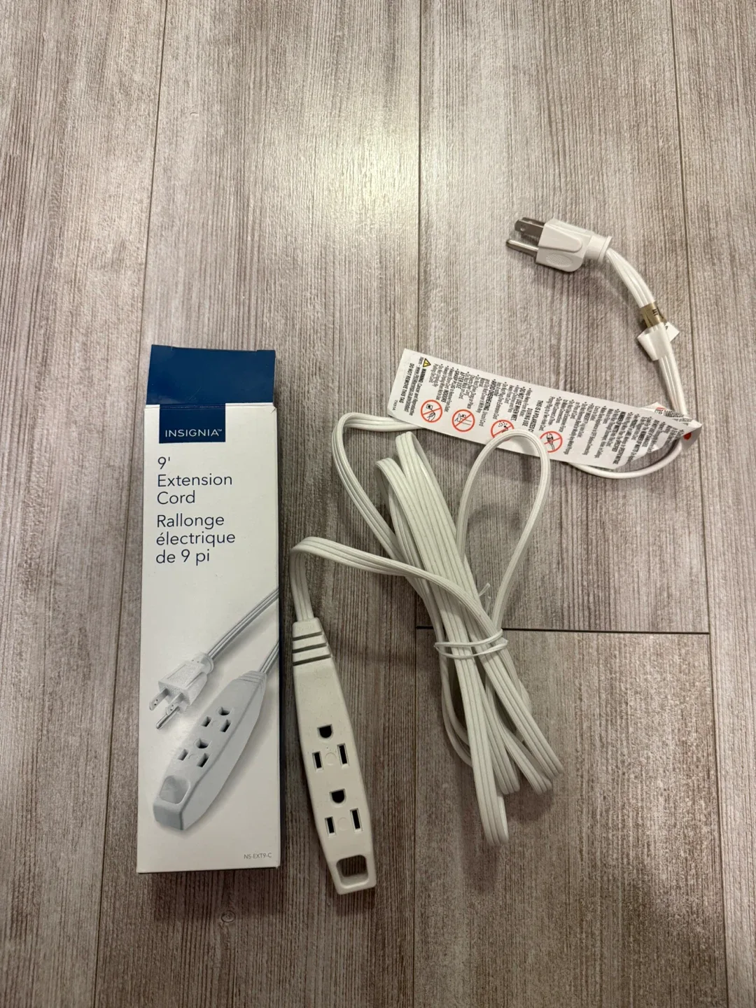 Insignia 9' Extension Cord - White image indicator(2)
