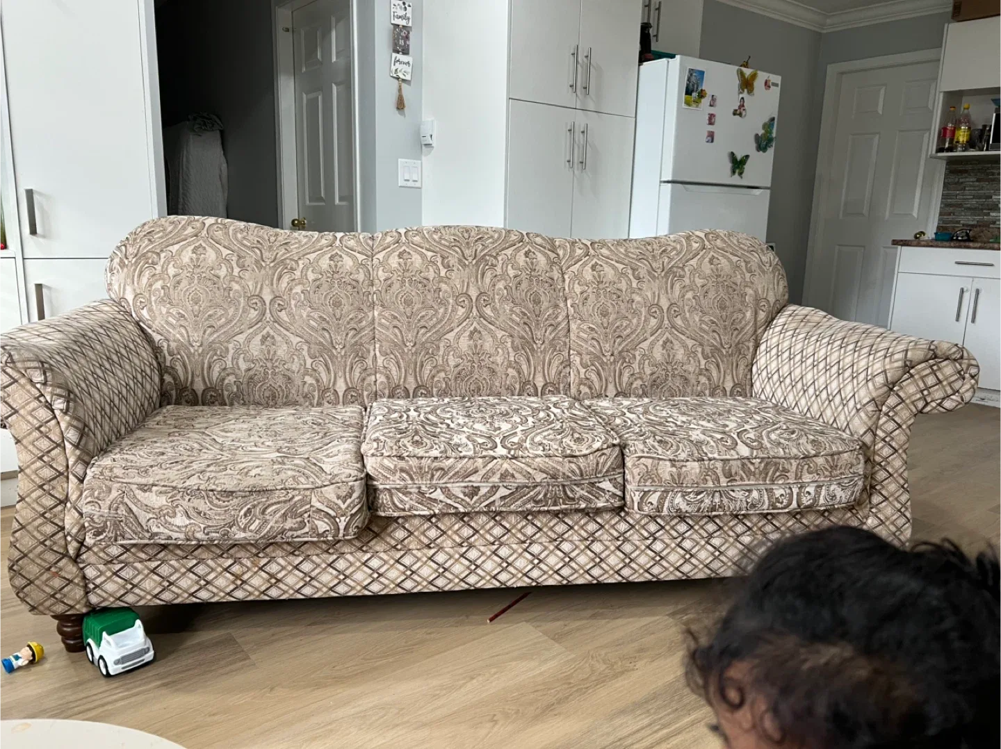 Patterned Beige Sofa image indicator(2)