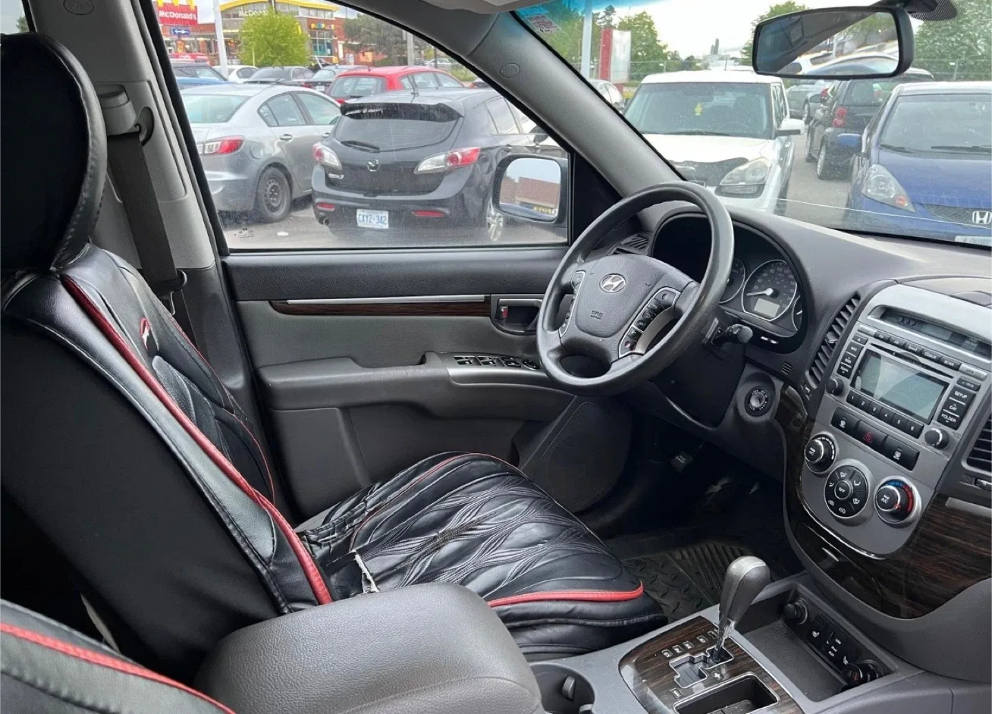 2012 Hyundai Santa Fe GLS - Black SUV image indicator(7)