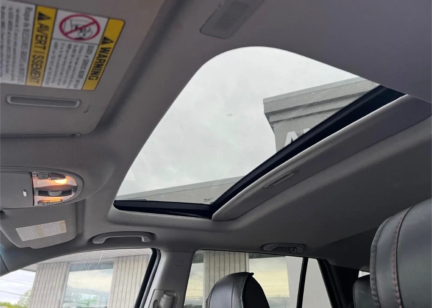 2012 Hyundai Santa Fe GLS - Black SUV image indicator(9)