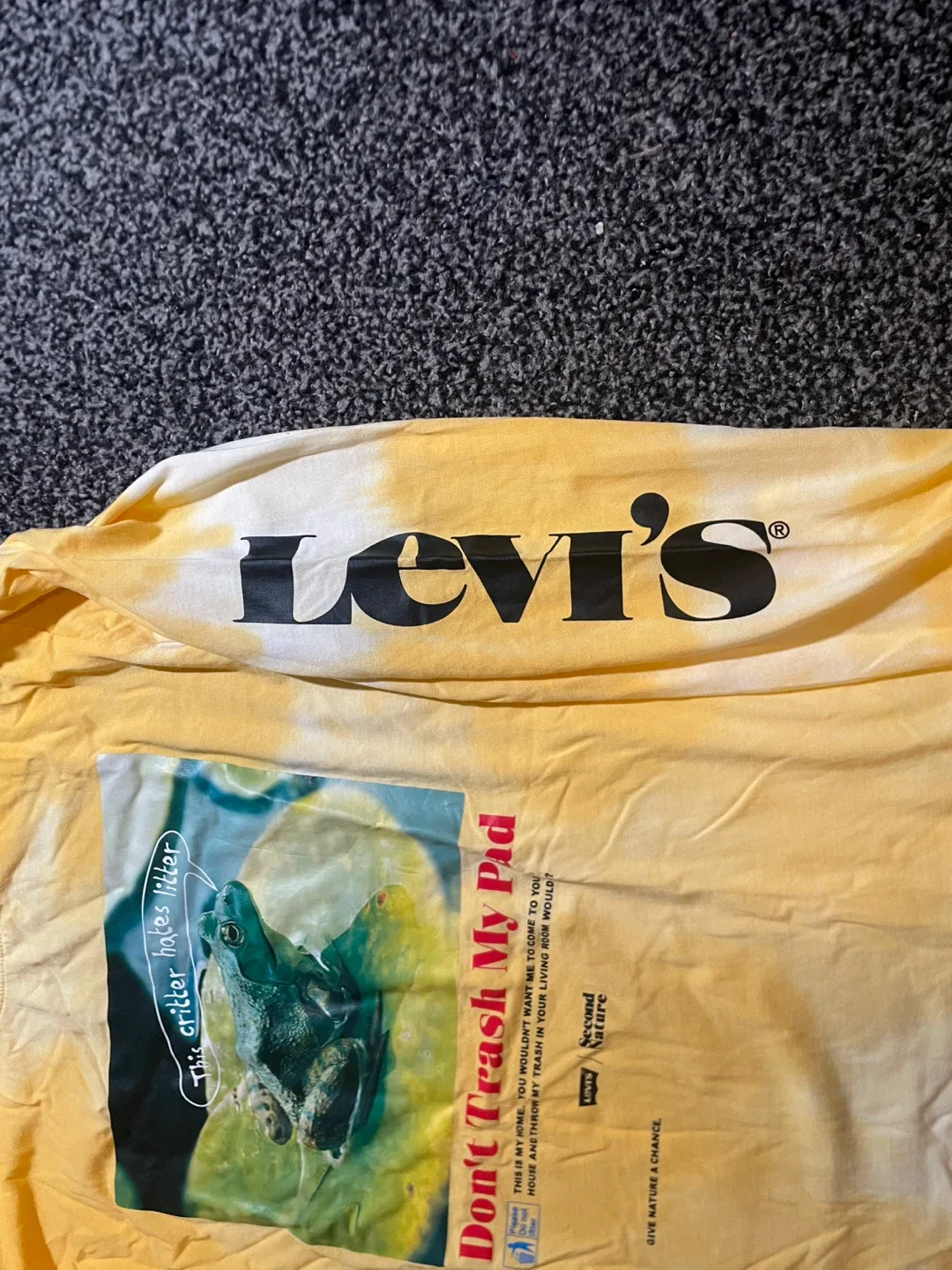Levi's Yellow Graphic Long Sleeve image indicator(5)