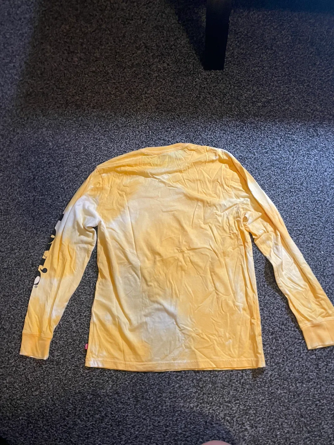 Levi's Yellow Graphic Long Sleeve image indicator(2)