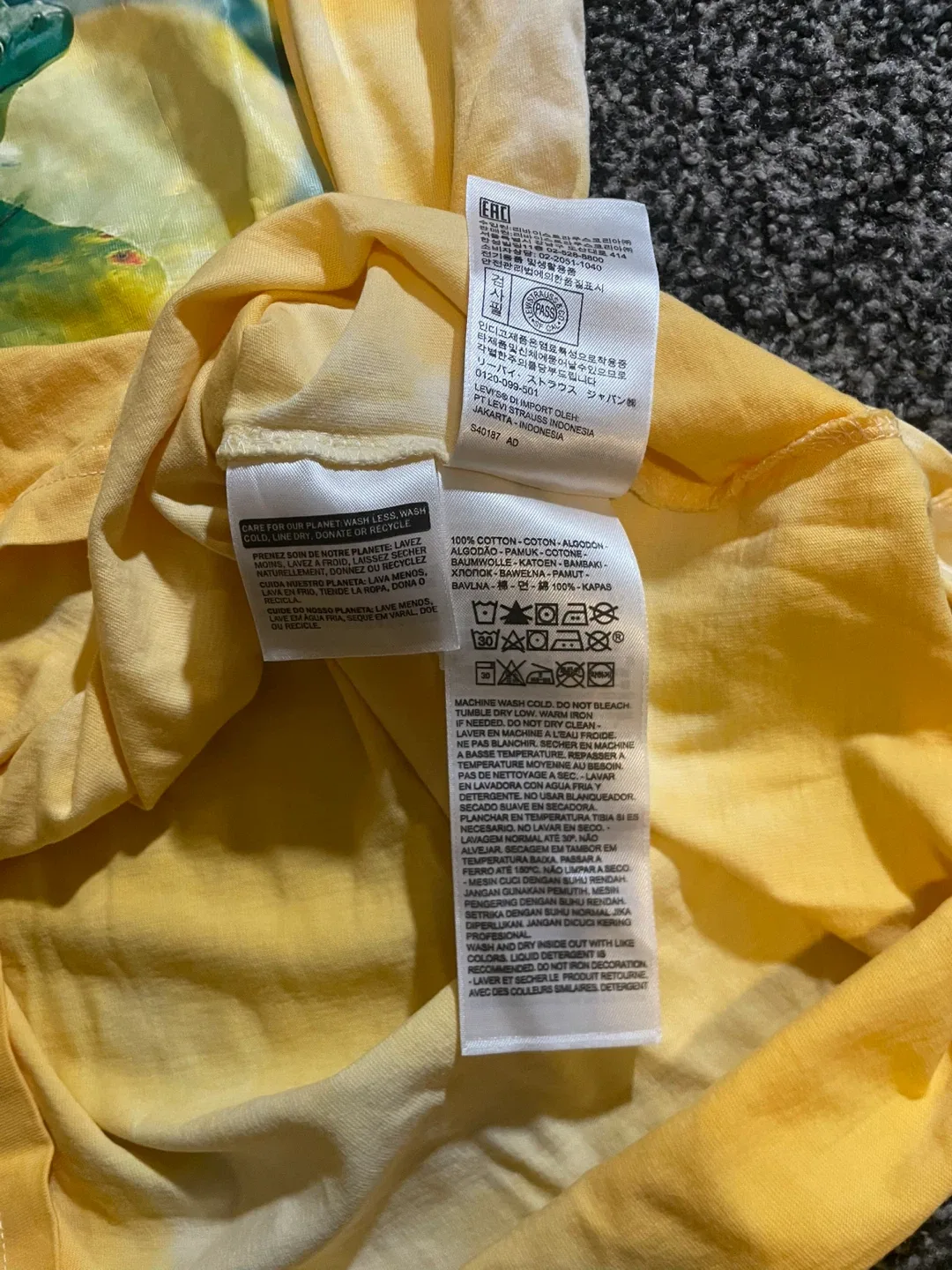 Levi's Yellow Graphic Long Sleeve image indicator(7)