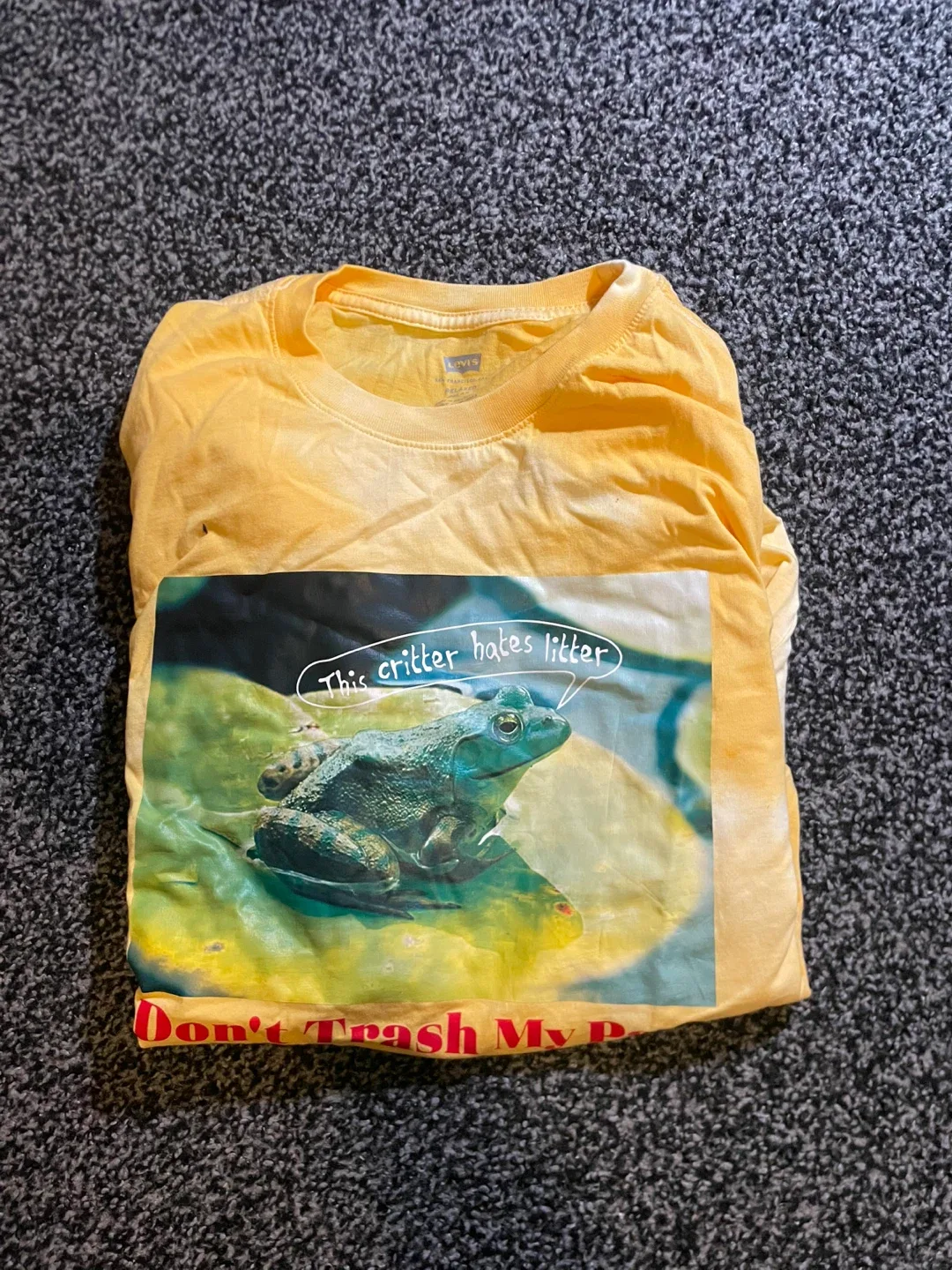 Levi's Yellow Graphic Long Sleeve image indicator(8)