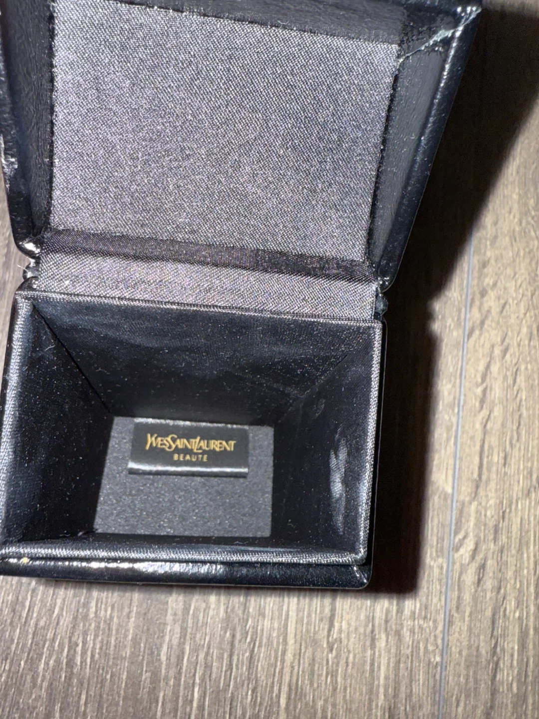Yves Saint Laurent Beauté Box - photo 2