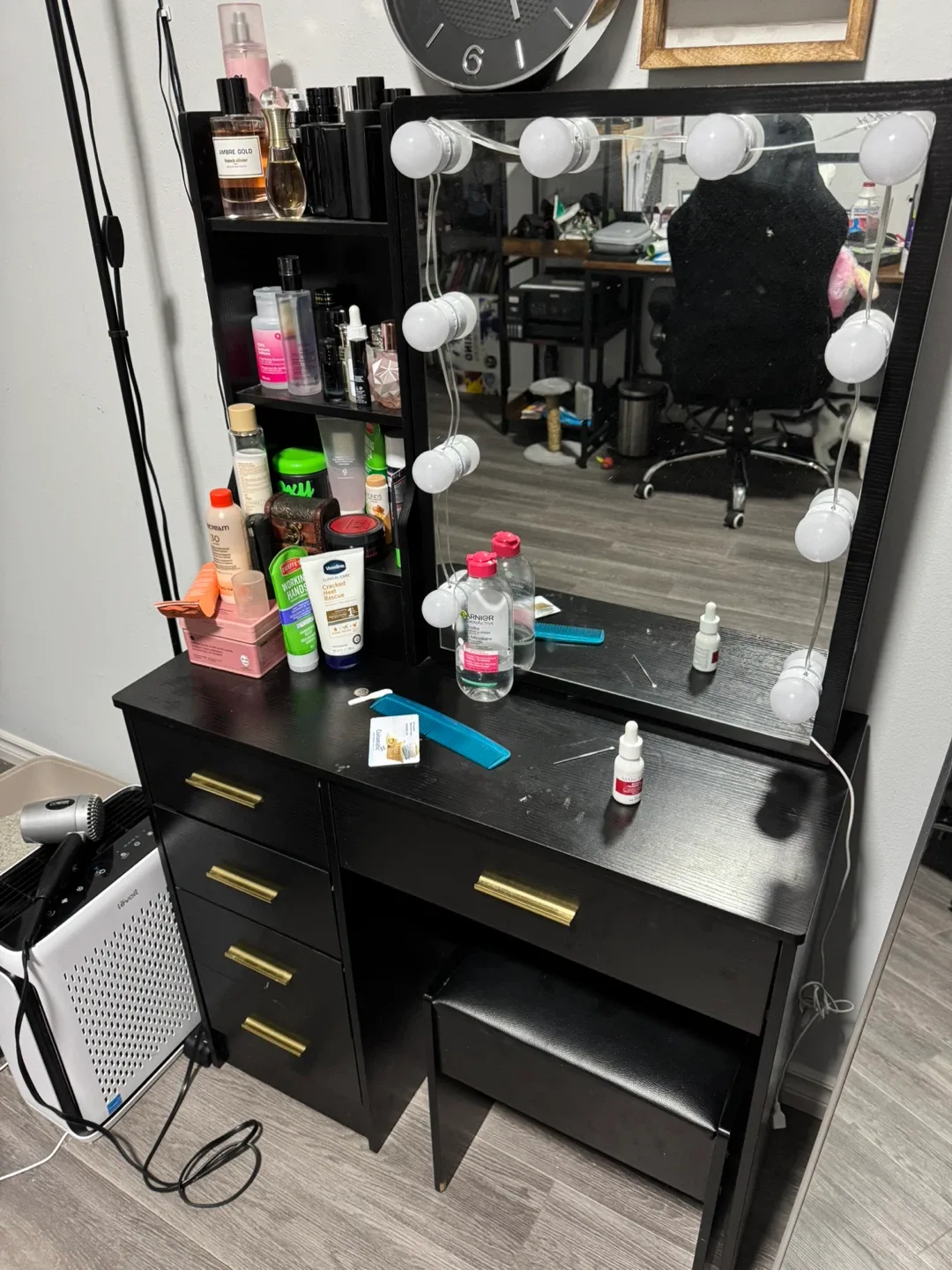 Black Vanity Makeup Table with Lighted Mirror image indicator(3)