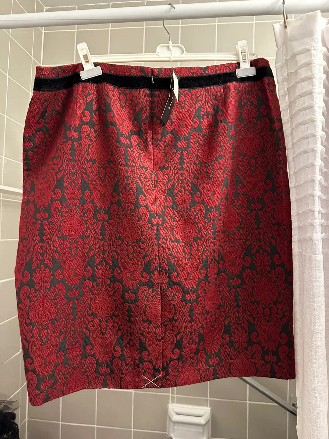 Talbots Red & Black Skirt - Size 18 image indicator(2)
