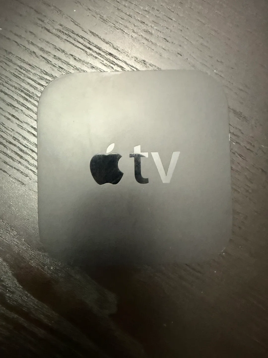 Apple TV Second Generation with Remote and box image indicator(7)