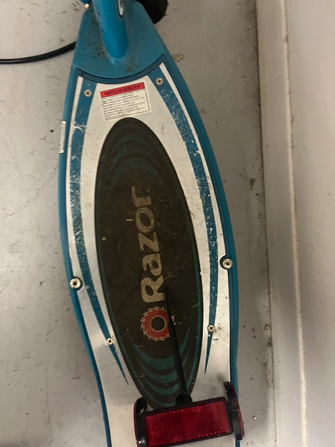 Razor Electric Scooter - Blue image indicator(4)