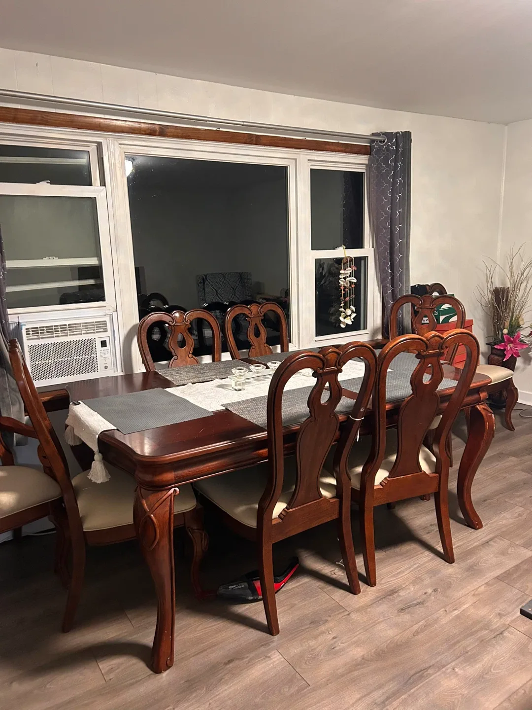 Red oak Dining Table extendable with 8 chairs image indicator(5)