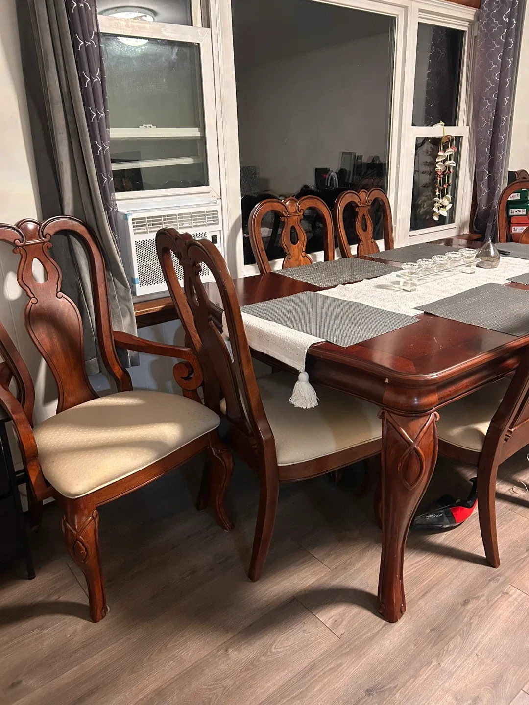 Red oak Dining Table extendable with 8 chairs image indicator(4)