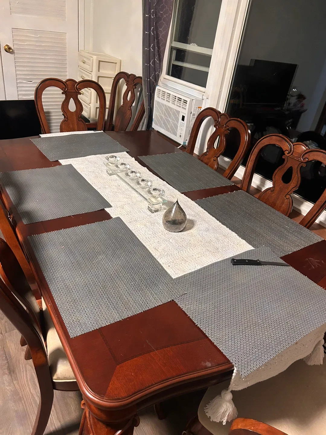 Red oak Dining Table extendable with 8 chairs image indicator(6)