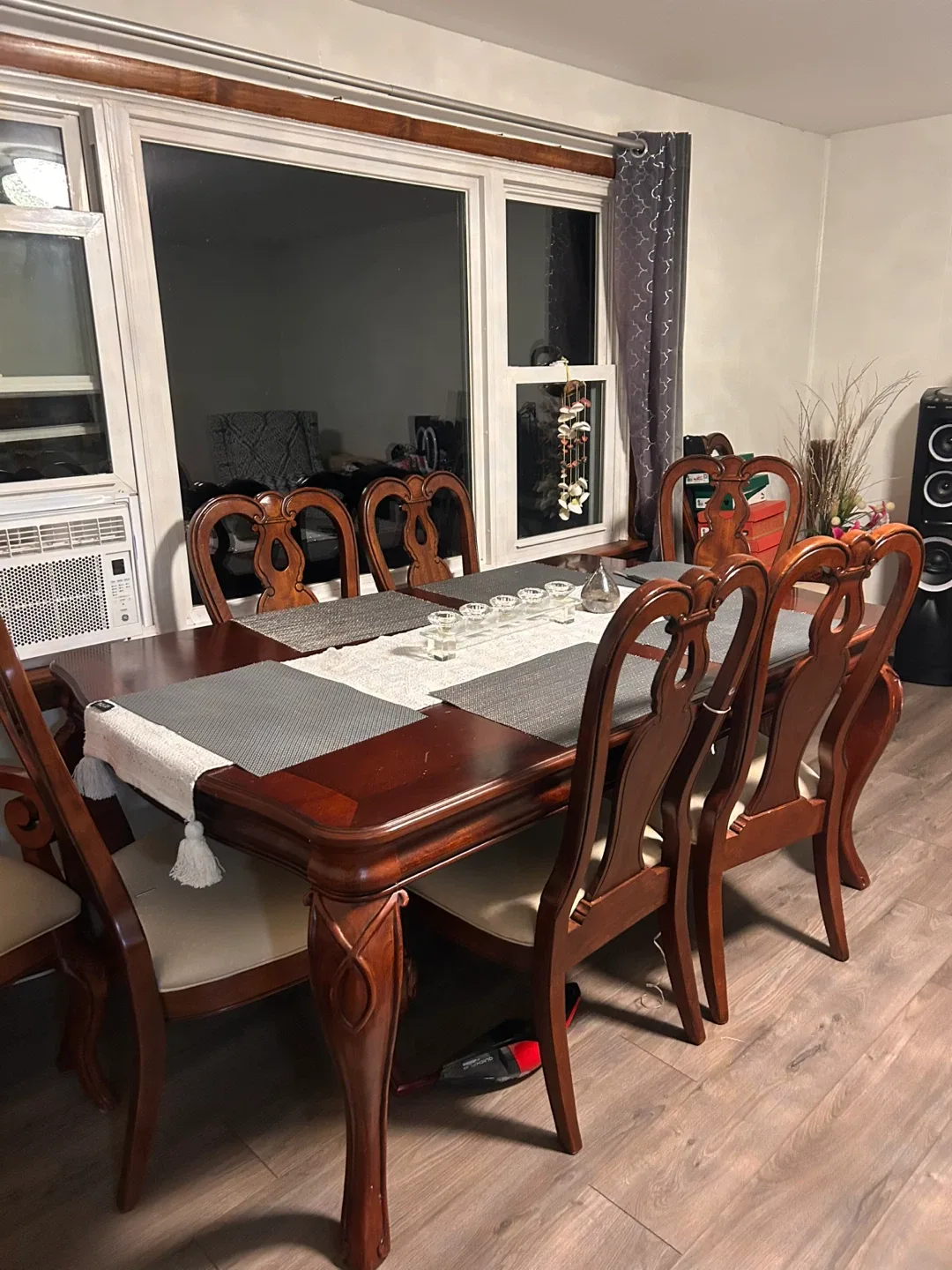 Red oak Dining Table extendable with 8 chairs image indicator(2)
