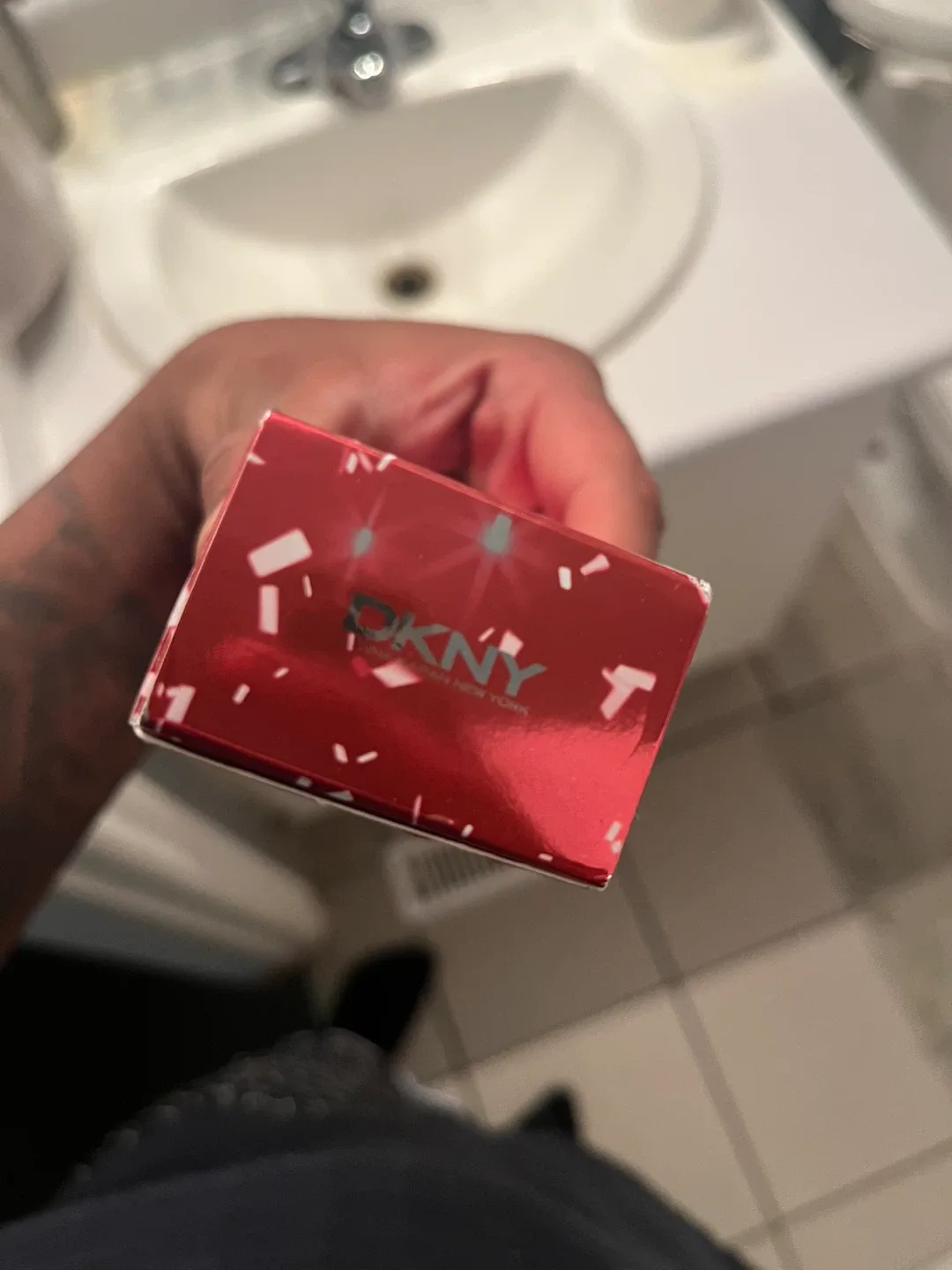 DKNY Women Energizing Eau de Toilette Spray 100ml image indicator(7)