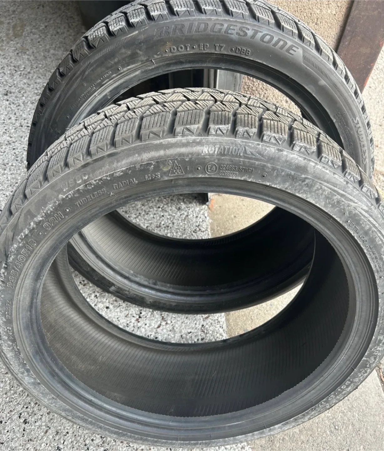 Bridgestone Blizzak 225/40R18 Winter Tire