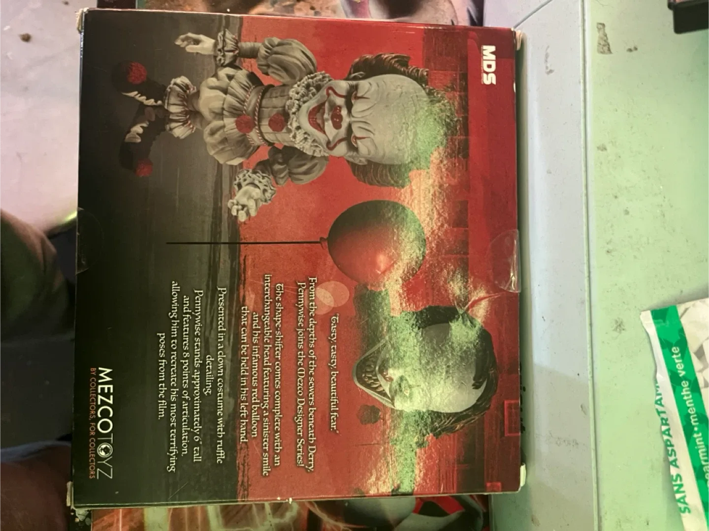 Mezco MDS IT (2017) Pennywise Designer Series image indicator(3)