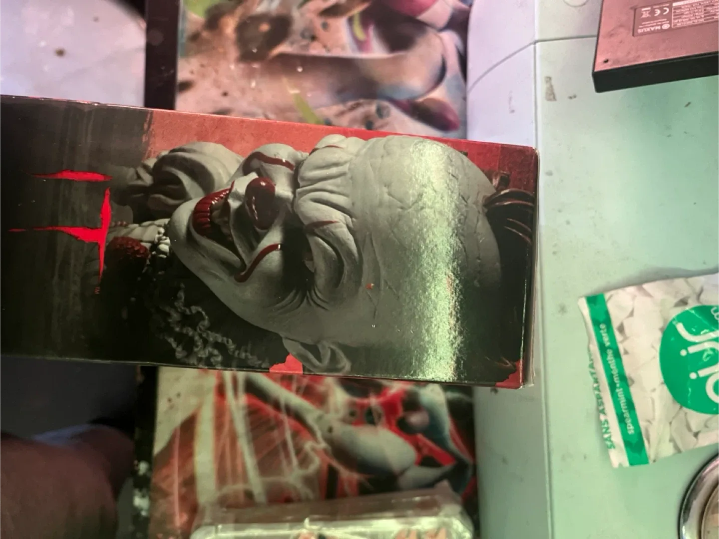 Mezco MDS IT (2017) Pennywise Designer Series image indicator(4)