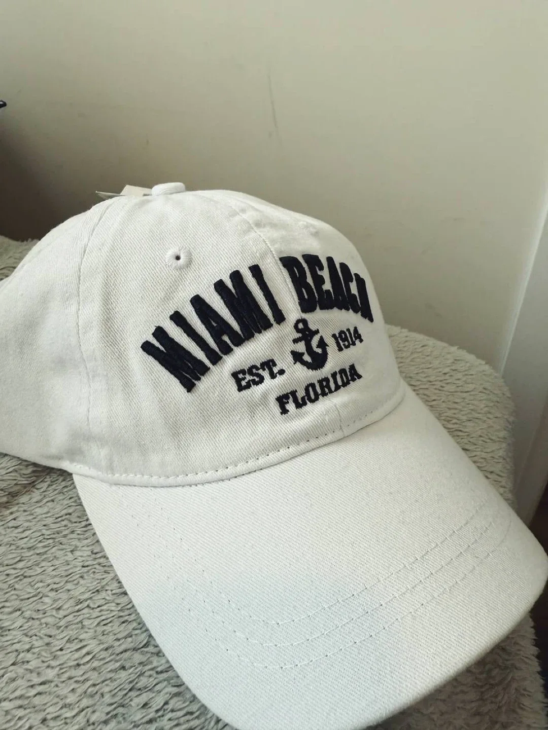 Miami Beach Baseball Cap White unisex thumbnail
