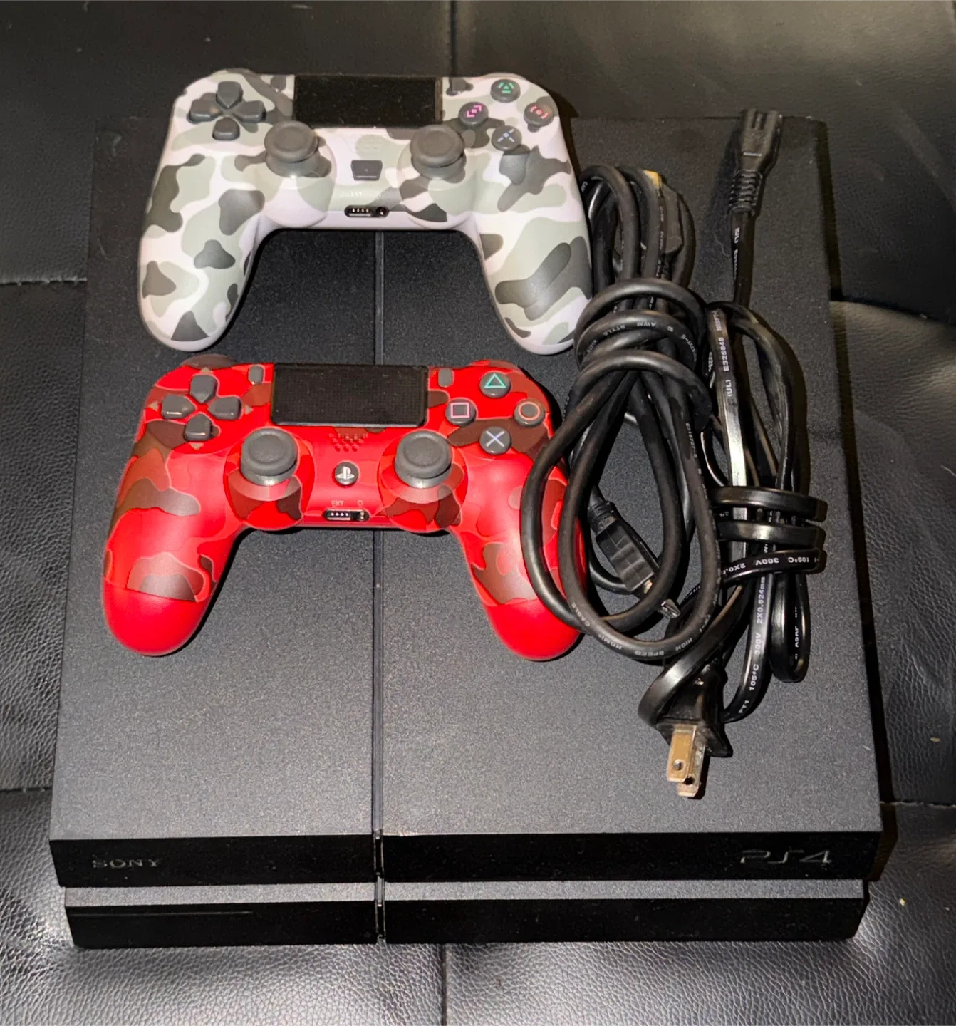 Sony PlayStation 4 Console Bundle - 2 Controllers thumbnail