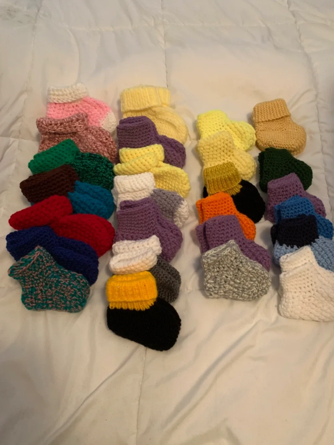 Handmade Crochet Blankets & Hats image indicator(6)