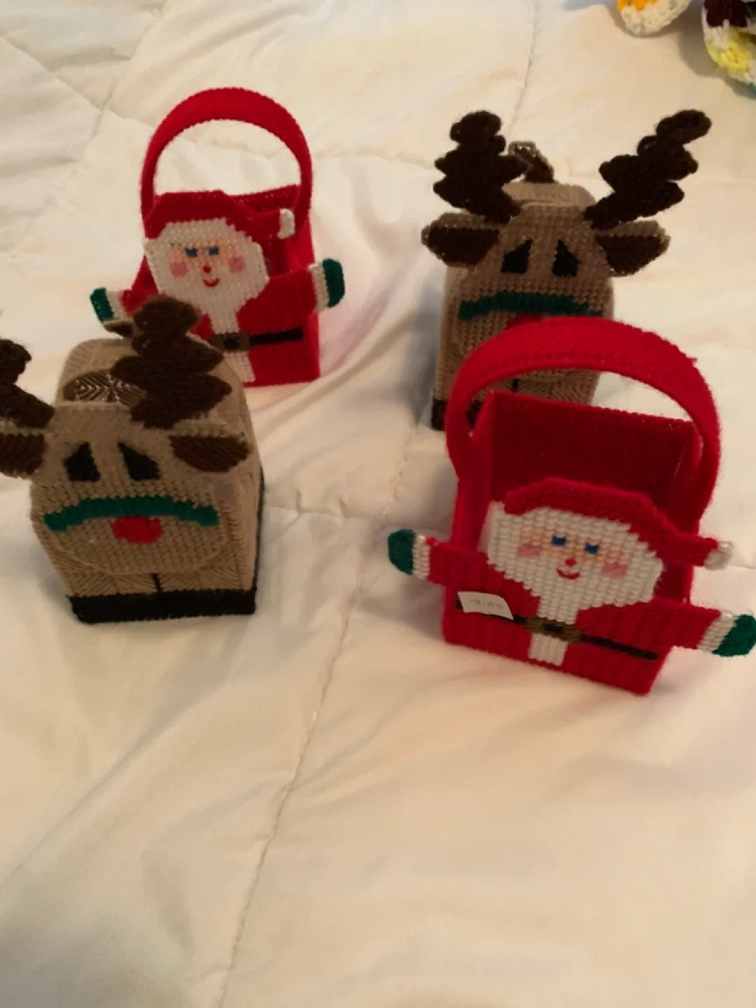 Handmade Crochet Blankets & Hats image indicator(8)