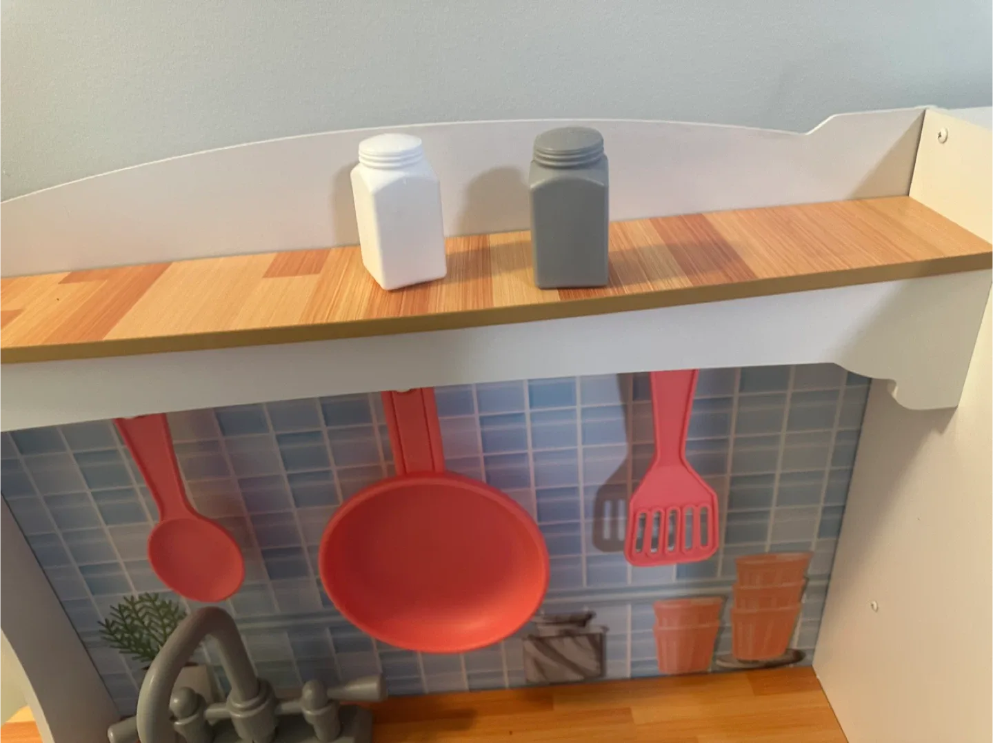 KidKraft Wooden Play Kitchen
