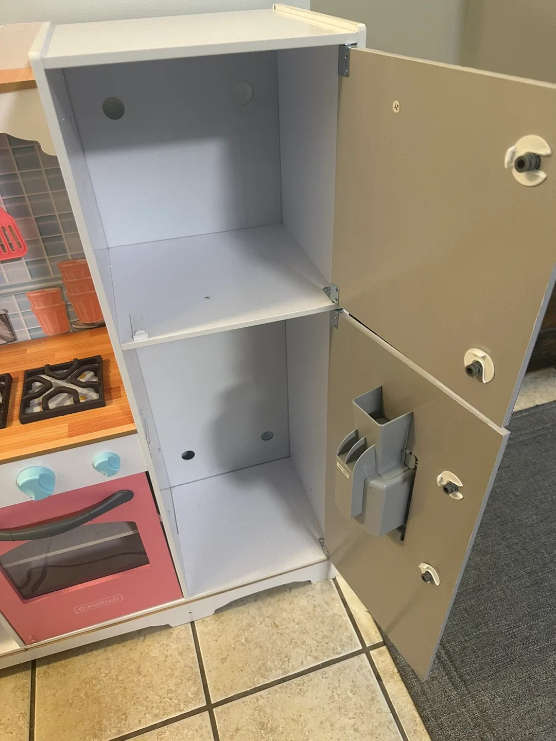 KidKraft Wooden Play Kitchen image indicator(4)