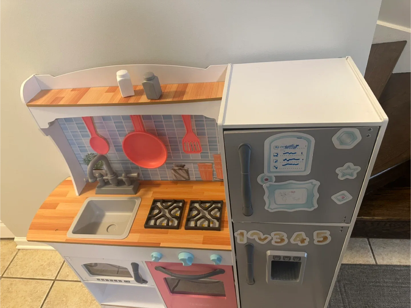 KidKraft Wooden Play Kitchen image indicator(6)