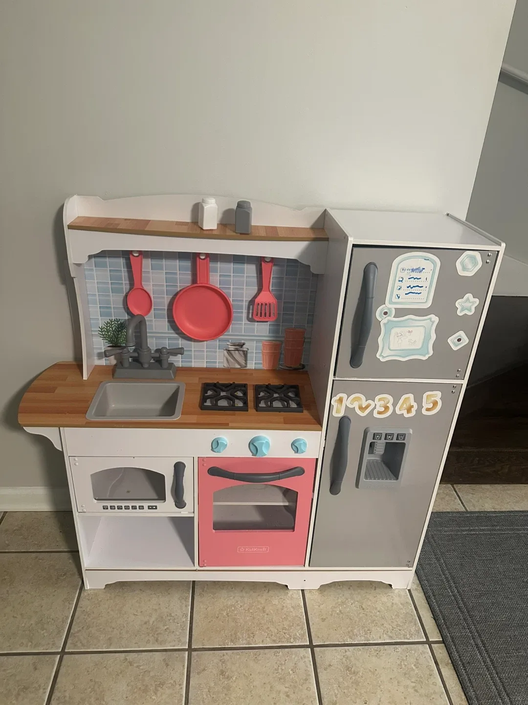 KidKraft Wooden Play Kitchen image indicator(7)