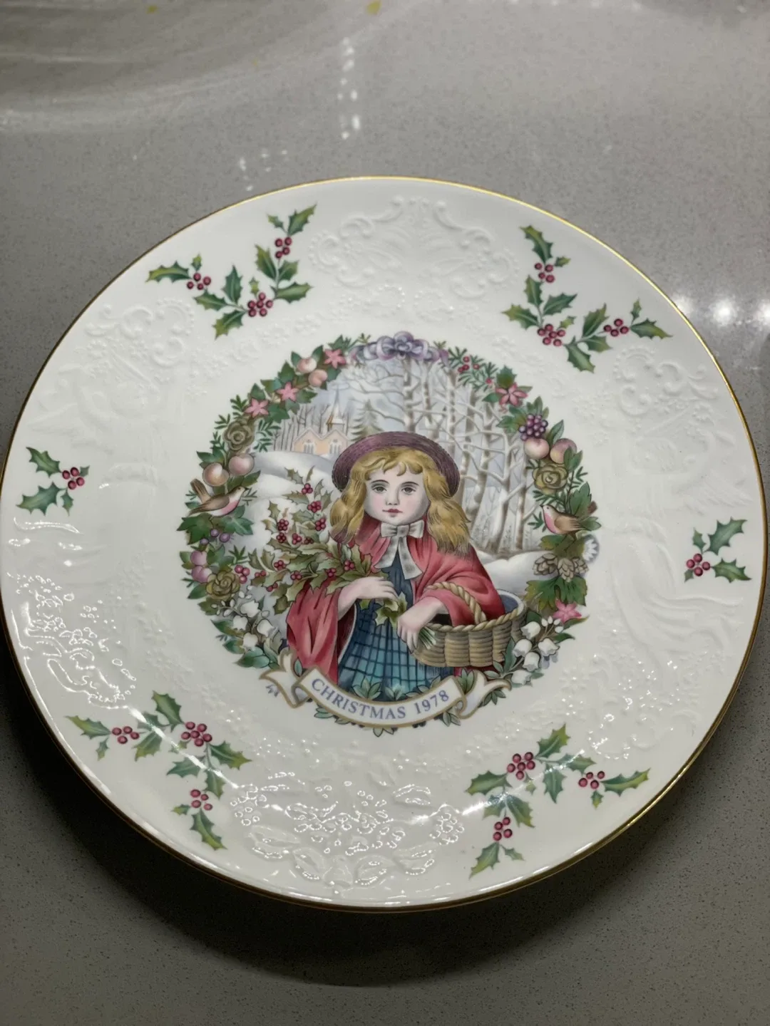 Royal Doulton Vintage Christmas Collector Plates image indicator(6)