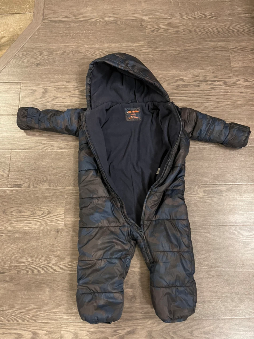 Joe Fresh Snowsuit. Size is 18-24 month. - photo 2