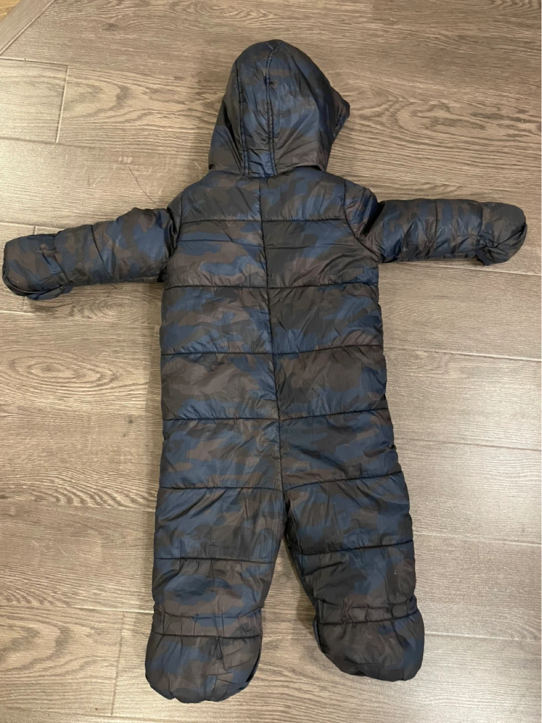 Joe Fresh Snowsuit. Size is 18-24 month. - photo 4