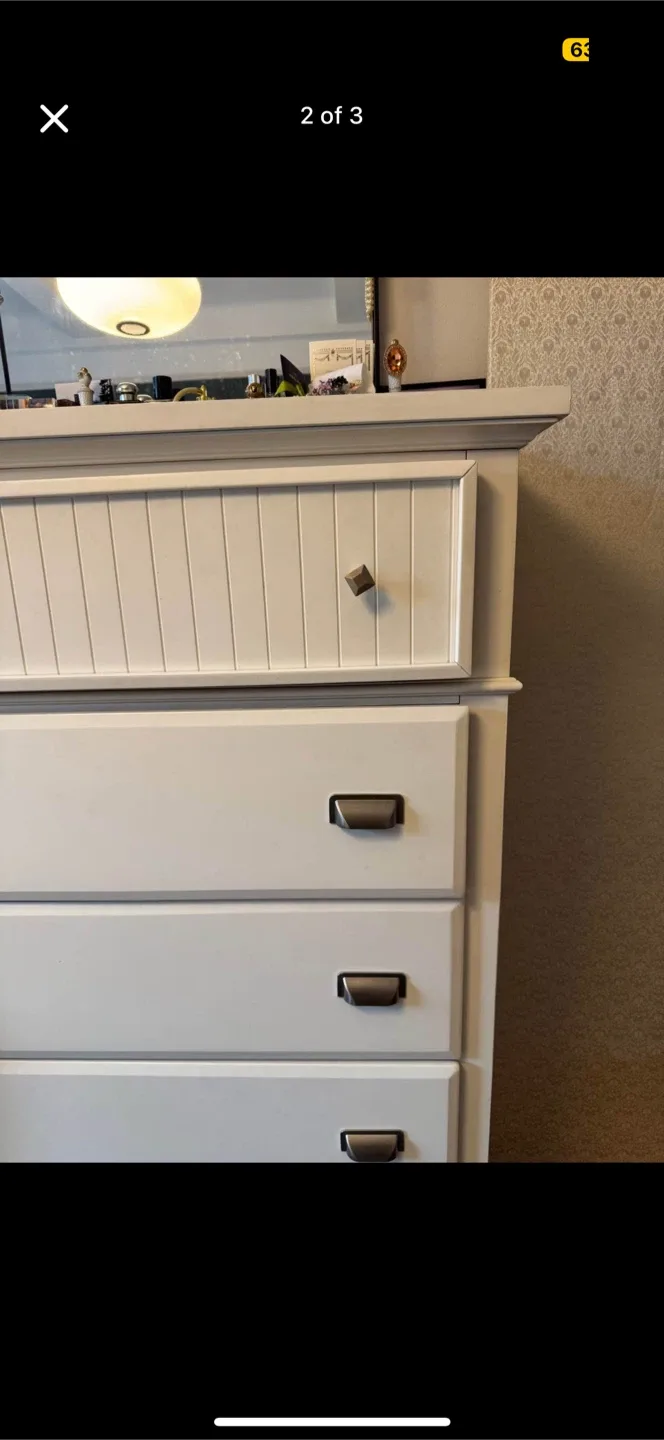 White 5-Drawer Dresser with Mirror image indicator(2)