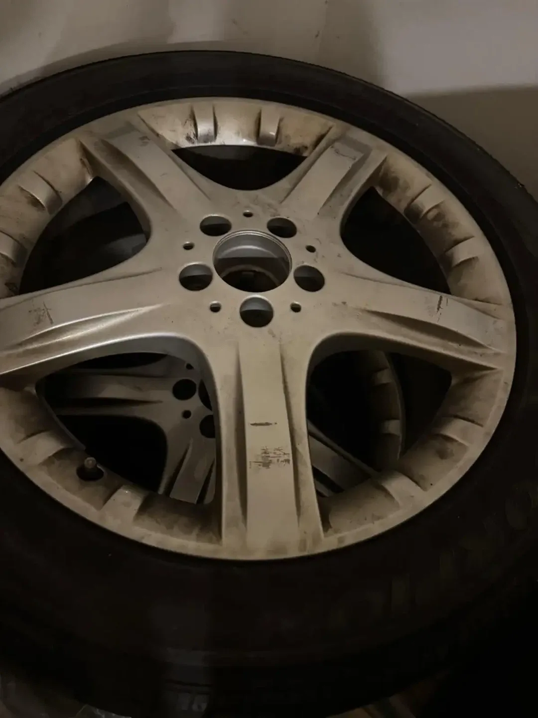 Mercedes Pirelli 255/50 R19  winter Tires and Rims image indicator(3)